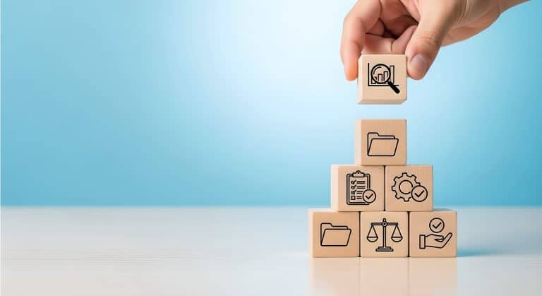 Composition graphique illustrant les principes du web design stratégique avec des formes géométriques et des lignes.